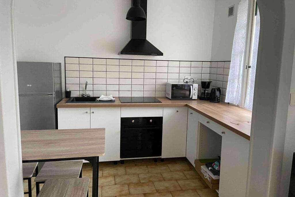 Appartement Chaleureux Au Coeur D Un Village Classe Villebois-Lavalette Exterior foto